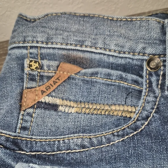 Ariat M4 Men's Relaxed Straight Leg Blue Jeans - Picture 4 of 10